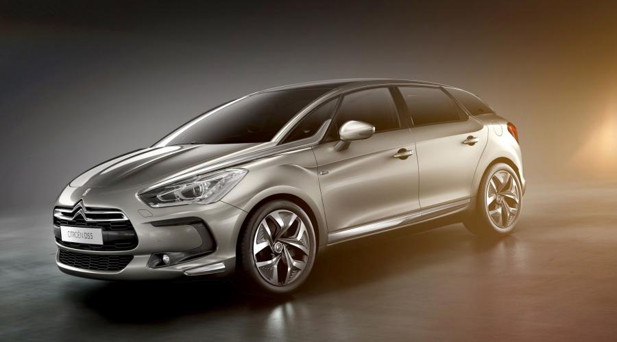  Citroen DS5 2011 года  (фото 19 из 33)